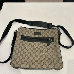 Gucci messenger bag